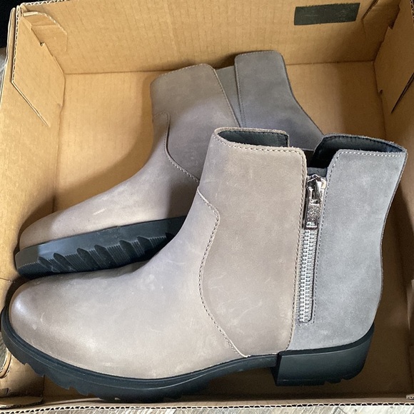 Sorel Emilie II zip waterproof boots quarry/black NWT 8M - Picture 8 of 9